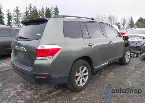 2011 Toyota Highlander Base V6 z USA, uszkodzony, nr VIN 5TDBK3EH4BS078154
